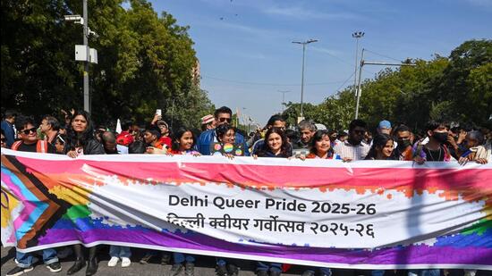 दिल्ली क्विअर प्राइड मार्च 2026 मध्ये जवळपास 1 हजार लोक सहभागी झाले आहेत